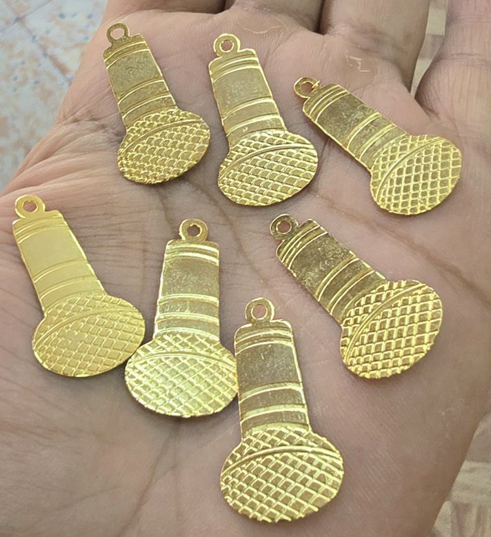 Dijes Bañados en oro 18k