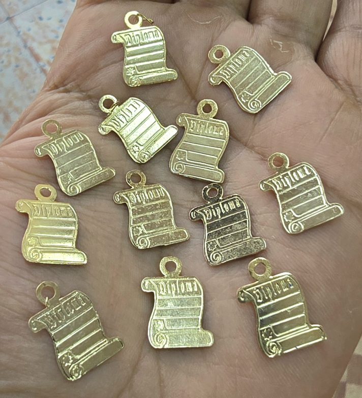 Dijes Bañados en oro 18k