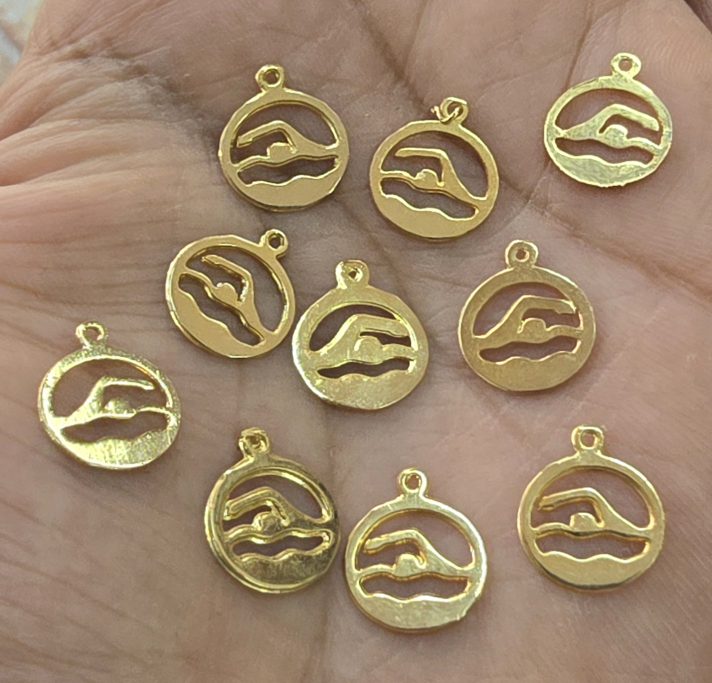 Dijes Bañados en oro 18k