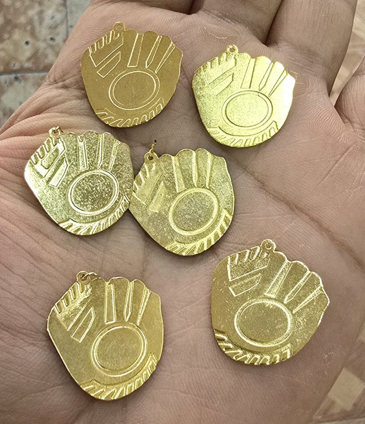 Dijes Bañados en oro 18k