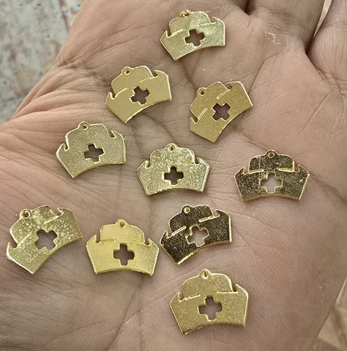 Dijes Bañados en oro 18k