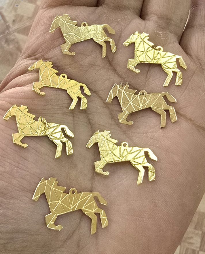 Dijes Bañados en oro 18k