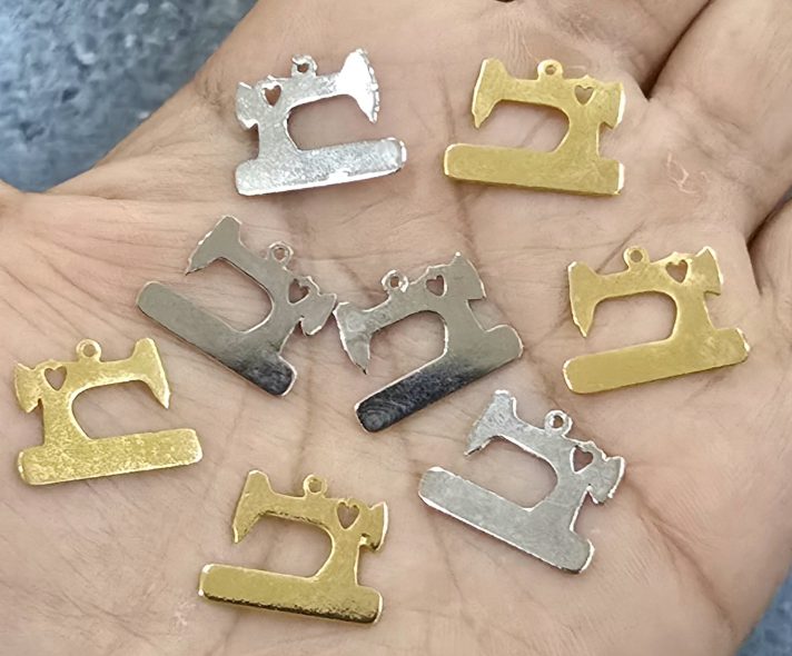 Dijes bañados en oro 18k