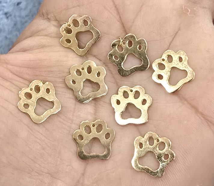 Dijes bañados en oro 18k