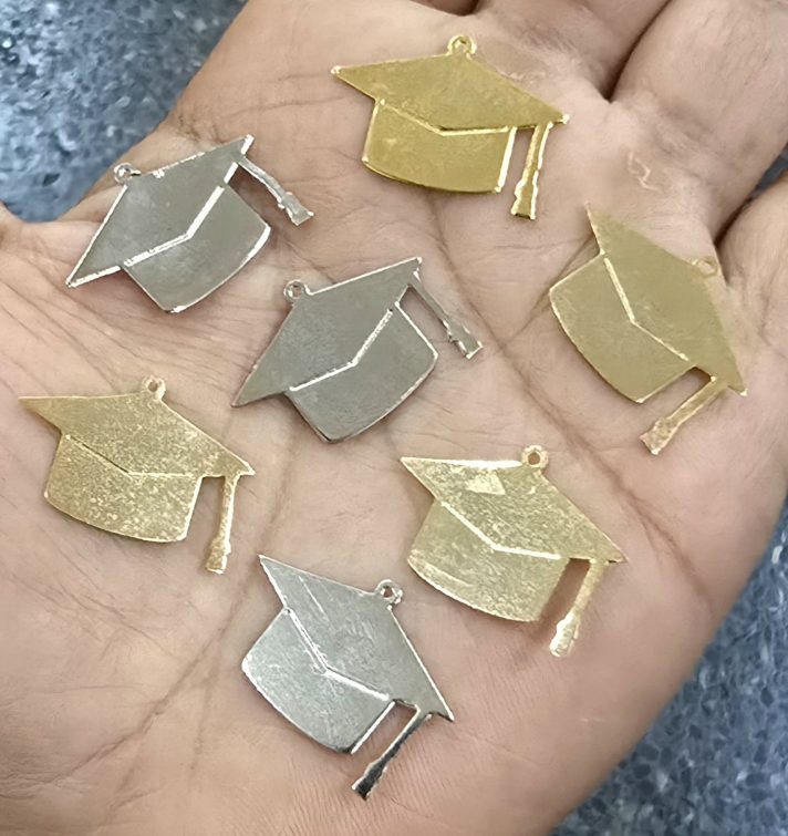 Dijes bañados en oro 18k