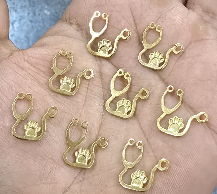 Dijes bañados en oro 18k